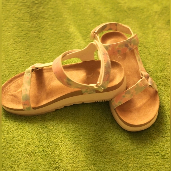 Cat & Jack Wren multicolored Tie Dye Sandals - Picture 9 of 9